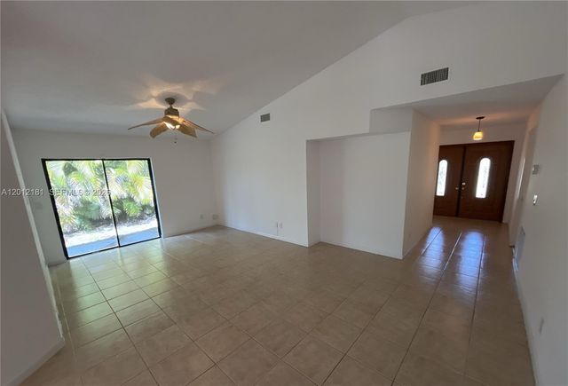 9 Beckley Pl, Boynton Beach, FL 33426