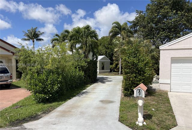 9 Beckley Pl, Boynton Beach, FL 33426