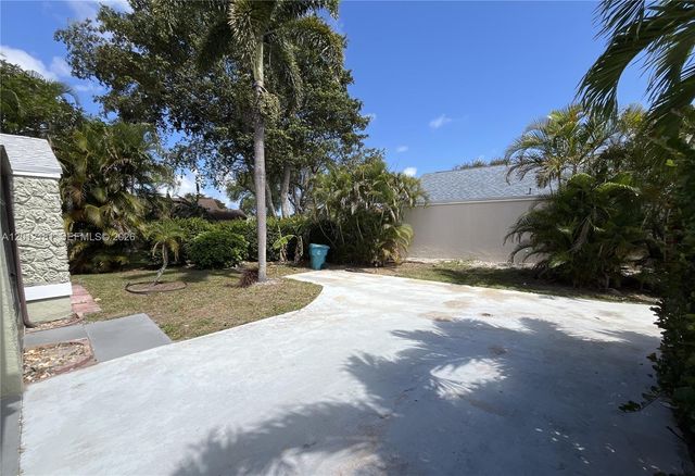 9 Beckley Pl, Boynton Beach, FL 33426