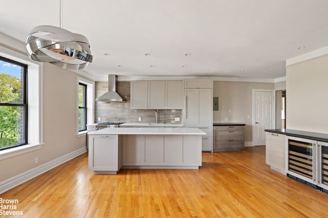 680 RIVERSIDE Drive 4CD, New York City, NY 10031