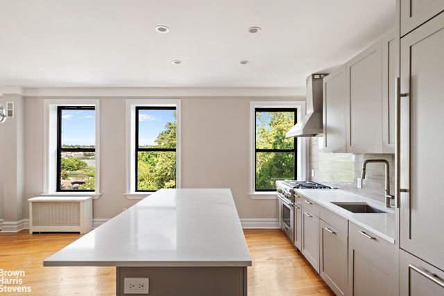 680 RIVERSIDE Drive 4CD, New York City, NY 10031