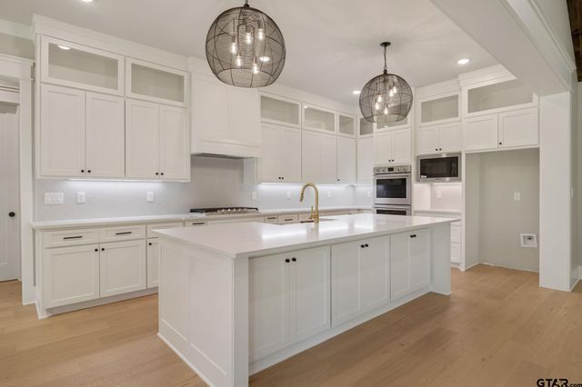 403 Ashlyn Circle, Bullard, TX 75757
