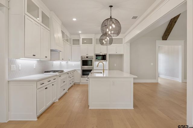 403 Ashlyn Circle, Bullard, TX 75757