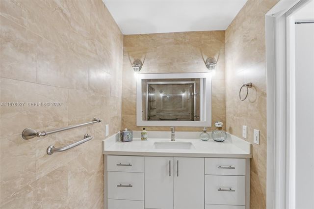 8105 SW 81st Ct, Miami, FL 33143