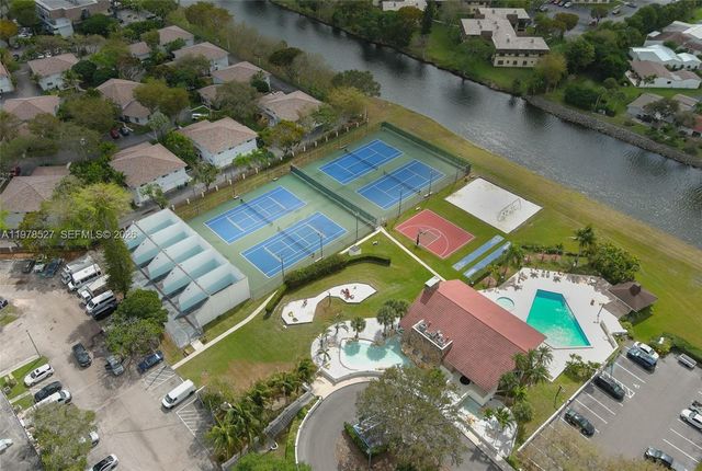 8105 SW 81st Ct, Miami, FL 33143