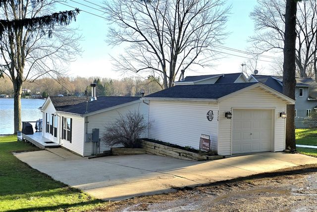 3726 Peterson Drive, Gobles, MI 49055