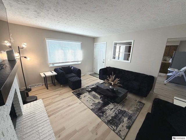 7421 S 53rd Street, Omaha, NE 68157