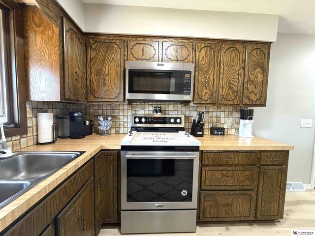 7421 S 53rd Street, Omaha, NE 68157