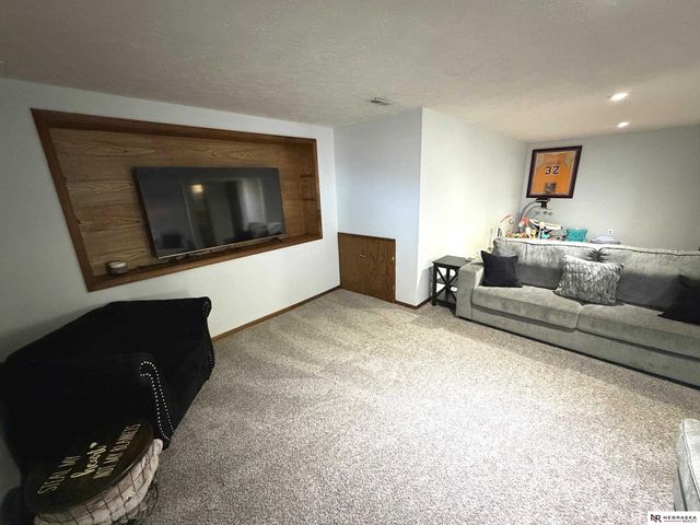 7421 S 53rd Street, Omaha, NE 68157