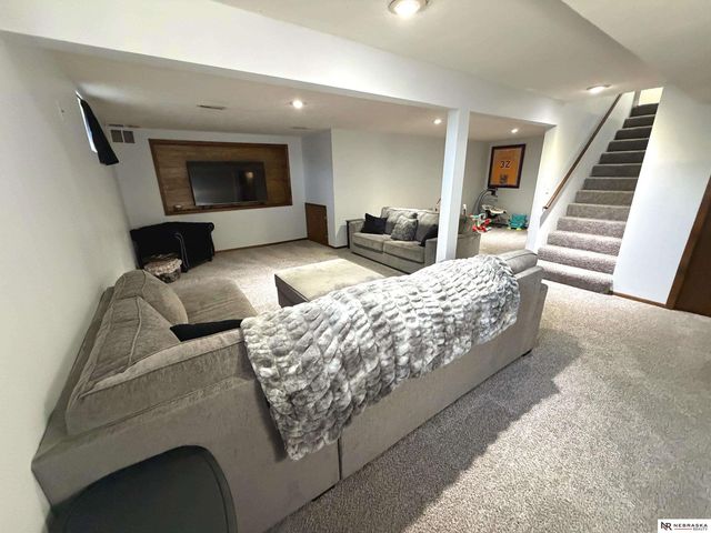 7421 S 53rd Street, Omaha, NE 68157