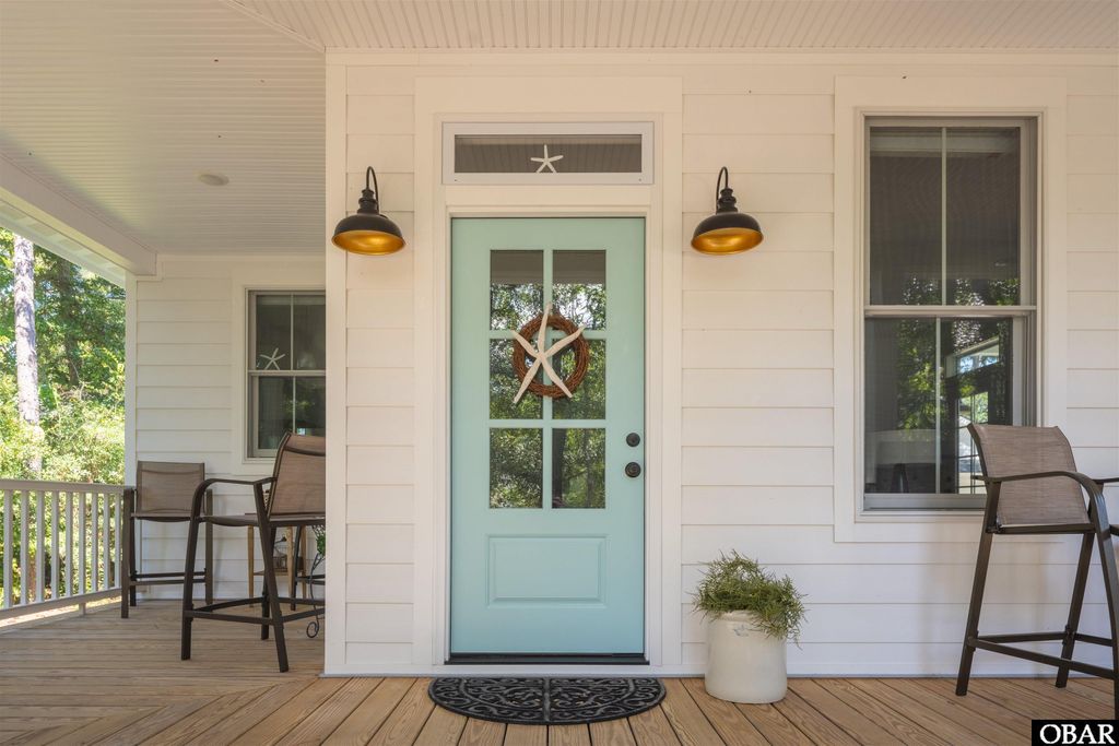 Image 2 of property listing at 141 Tuscarora Ct, Manteo, NC 27954