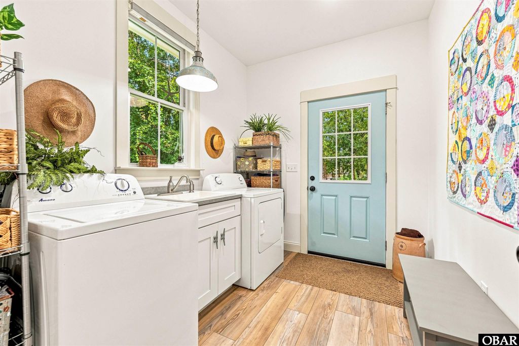 Image 29 of property listing at 141 Tuscarora Ct, Manteo, NC 27954