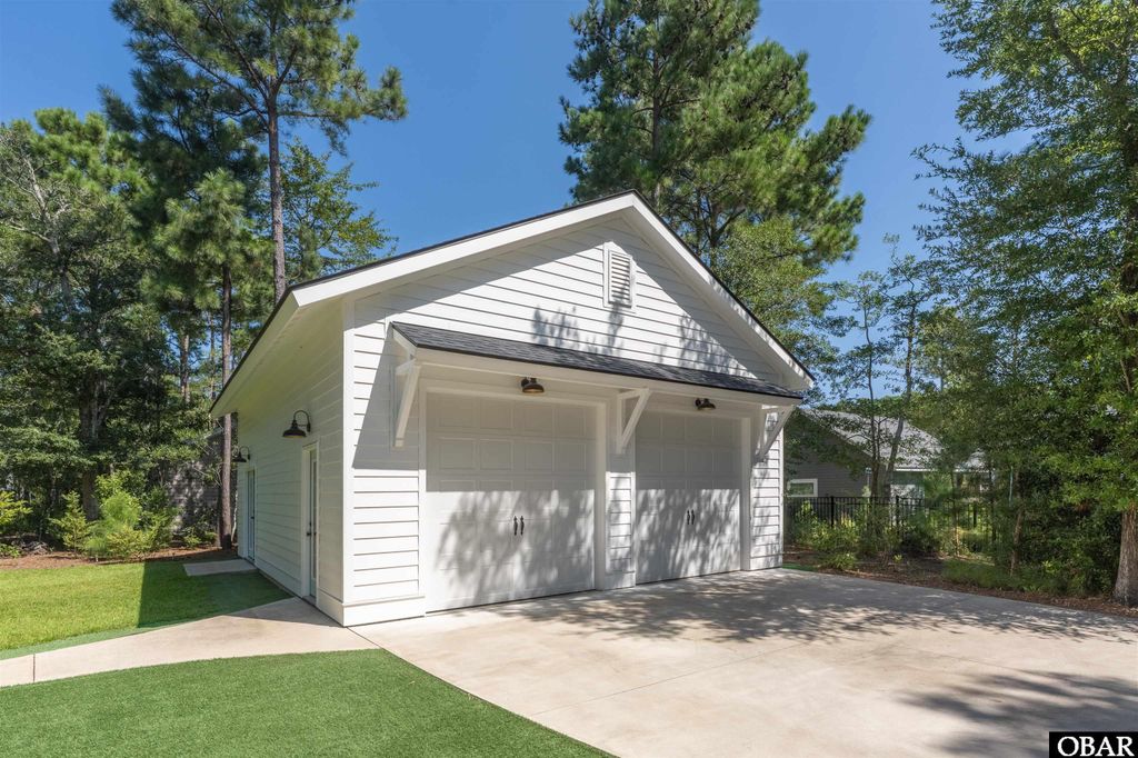 Image 32 of property listing at 141 Tuscarora Ct, Manteo, NC 27954