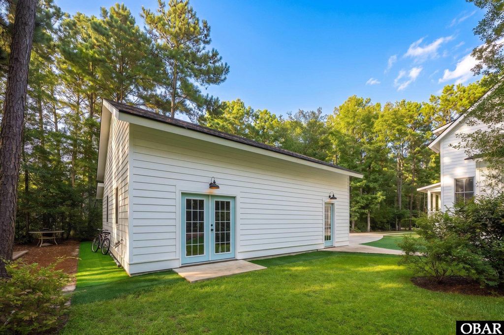 Image 33 of property listing at 141 Tuscarora Ct, Manteo, NC 27954