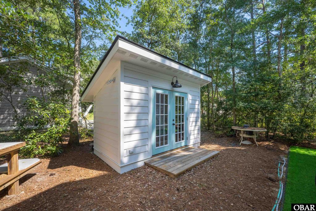 Image 34 of property listing at 141 Tuscarora Ct, Manteo, NC 27954