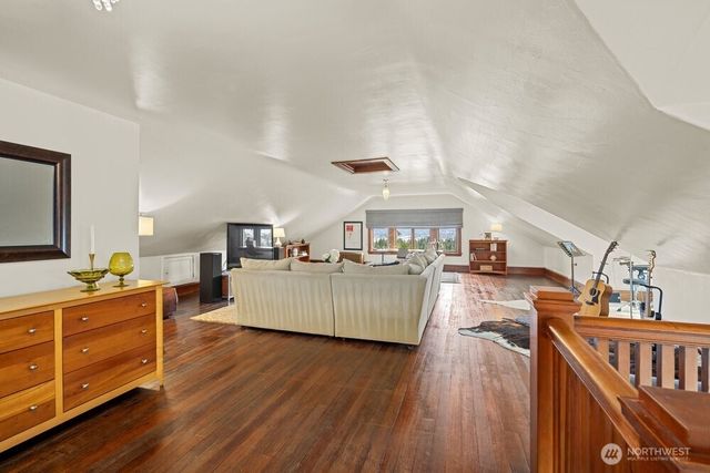 1251 21st Avenue E, Seattle, WA 98112