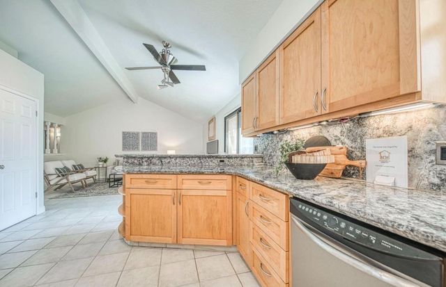 1653 E Cole Avenue, Fresno, CA 93720