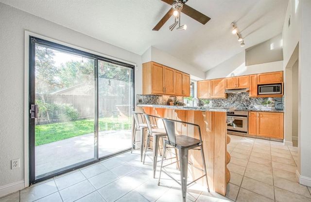 1653 E Cole Avenue, Fresno, CA 93720