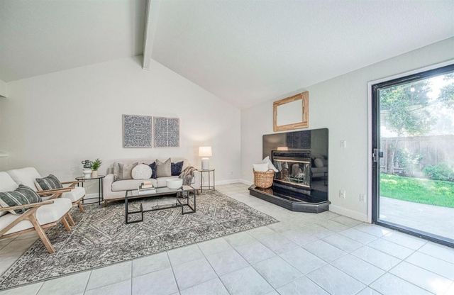 1653 E Cole Avenue, Fresno, CA 93720