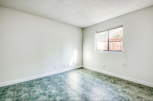 1653 E Cole Avenue, Fresno, CA 93720