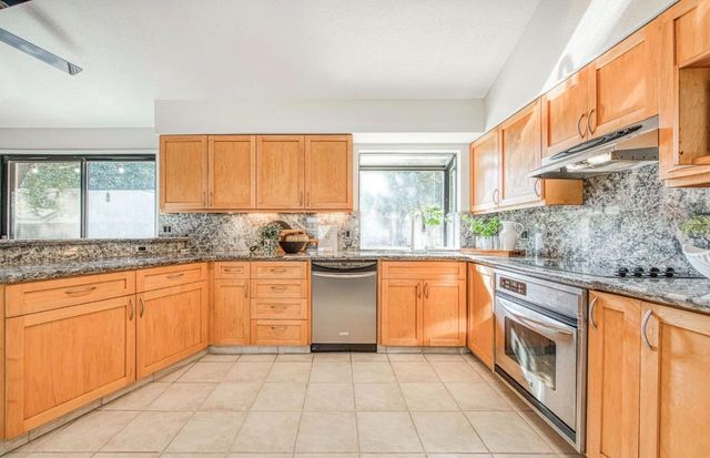 1653 E Cole Avenue, Fresno, CA 93720