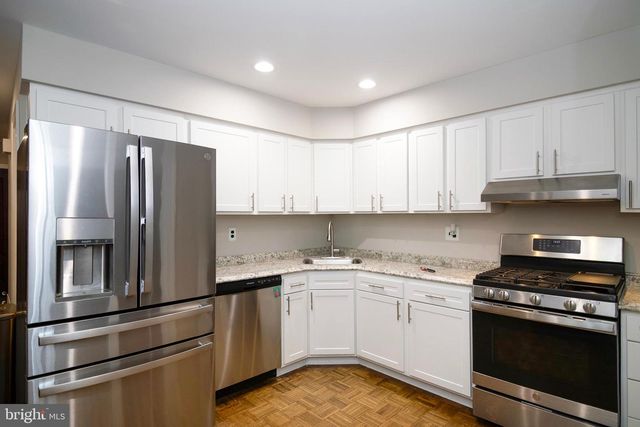 31 BRAMBLING LN, Voorhees, NJ 08043