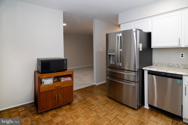 31 BRAMBLING LN, Voorhees, NJ 08043