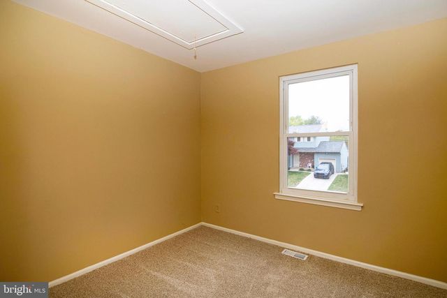 31 BRAMBLING LN, Voorhees, NJ 08043