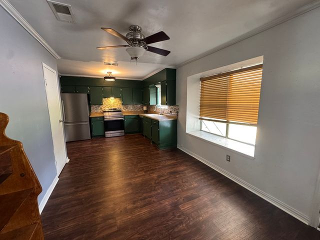 812 Reveille Road, Fort Worth, TX 76108