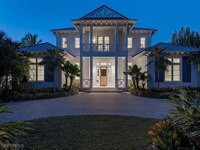 225 4th AVE N, Naples, FL 34102