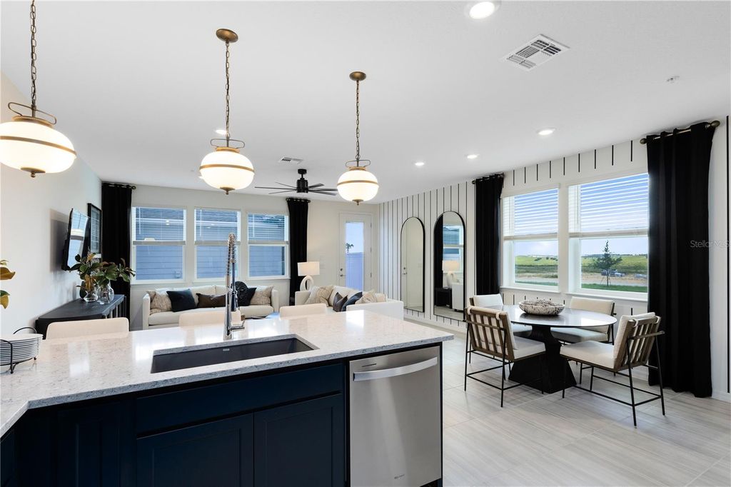 Image 6 of property listing at 10106 HADLEY STREET, Orlando, FL 32829