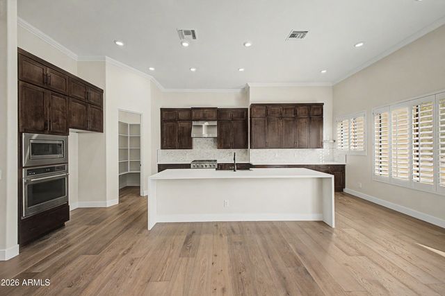 5949 W PINNACLE HILL Drive, Glendale, AZ 85310