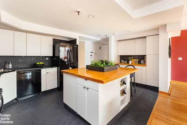 708 GREENWICH Street 1BC, New York City, NY 10014
