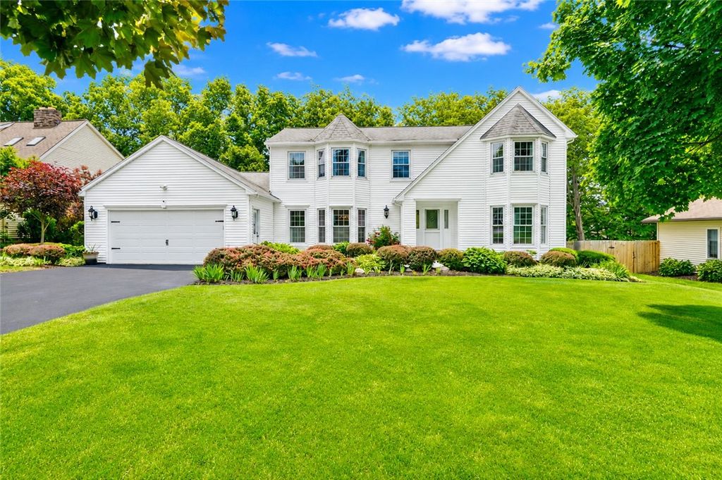 75 County Clare Crescent, Perinton, NY 14450