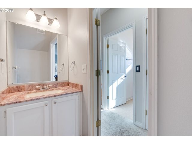 7301 Ne SHALEEN St, Hillsboro, OR 97124