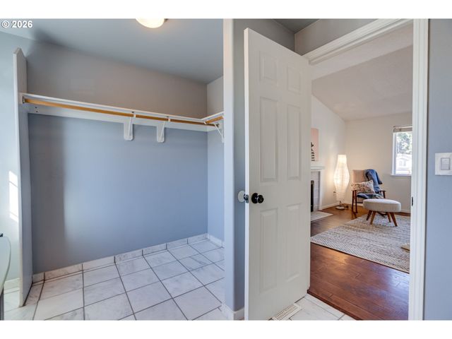 7301 Ne SHALEEN St, Hillsboro, OR 97124