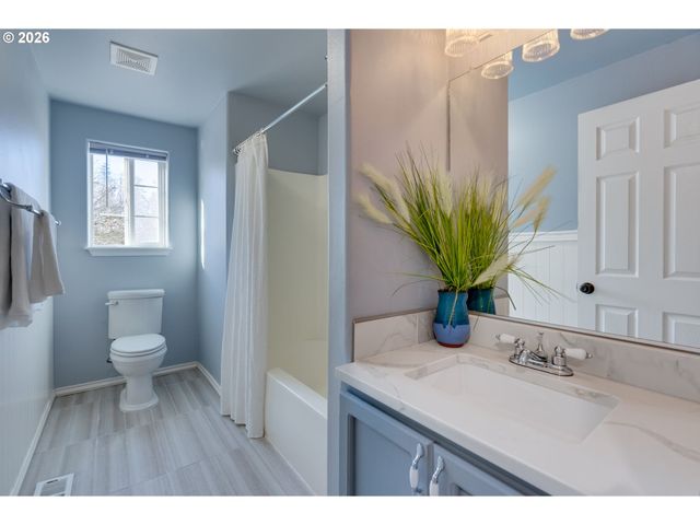 7301 Ne SHALEEN St, Hillsboro, OR 97124