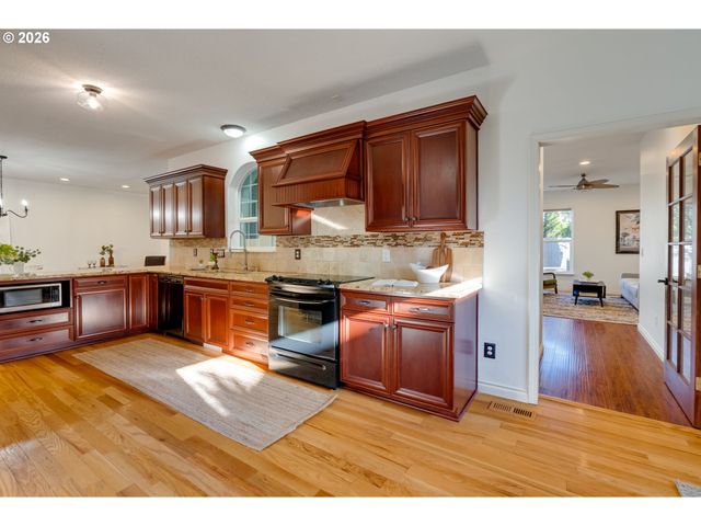 7301 Ne SHALEEN St, Hillsboro, OR 97124