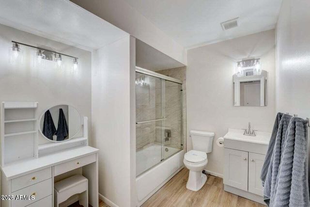 6310 W BERRIDGE Lane, Glendale, AZ 85301