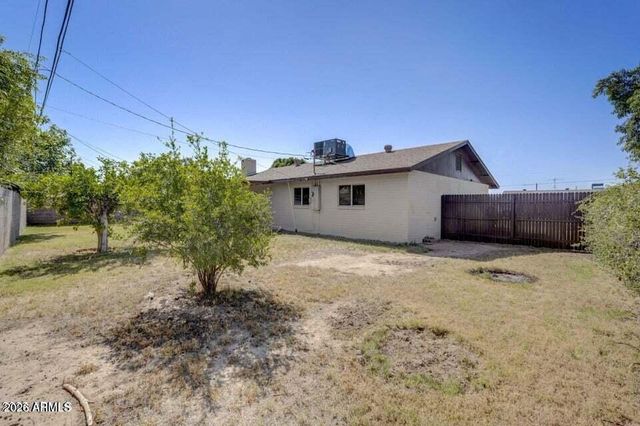 6310 W BERRIDGE Lane, Glendale, AZ 85301