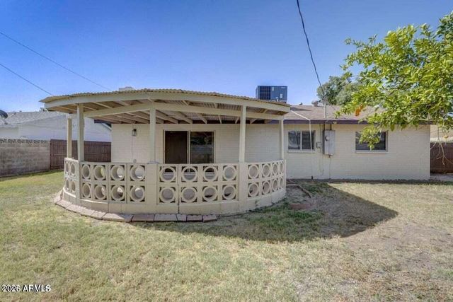 6310 W BERRIDGE Lane, Glendale, AZ 85301