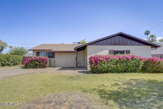 6310 W BERRIDGE Lane, Glendale, AZ 85301