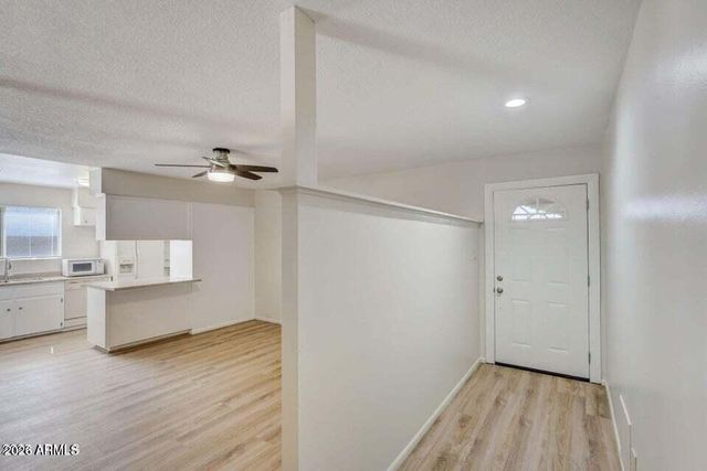 6310 W BERRIDGE Lane, Glendale, AZ 85301