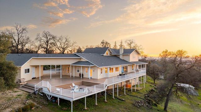 20254 Wildwood West Dr, Penn Valley, CA 95946