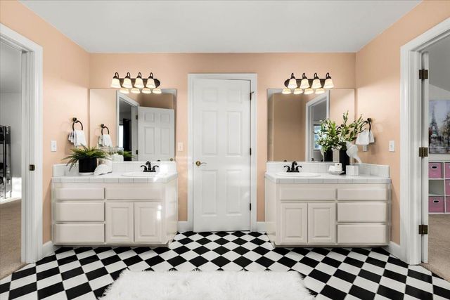 20254 Wildwood West Dr, Penn Valley, CA 95946