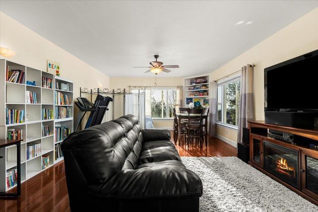 20254 Wildwood West Dr, Penn Valley, CA 95946