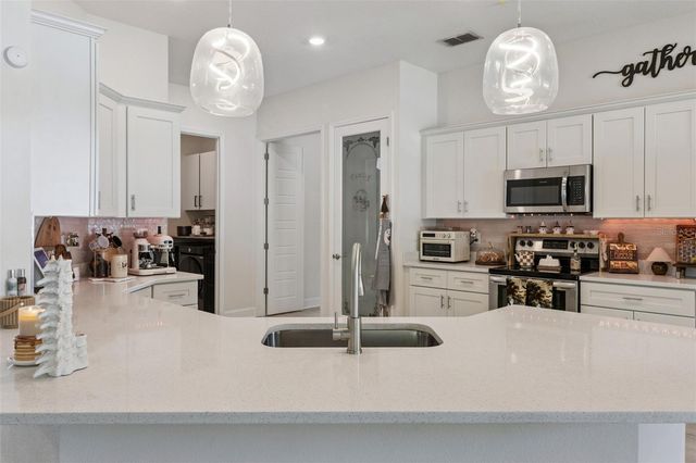 9056 S BAY DRIVE, Haines City, FL 33844
