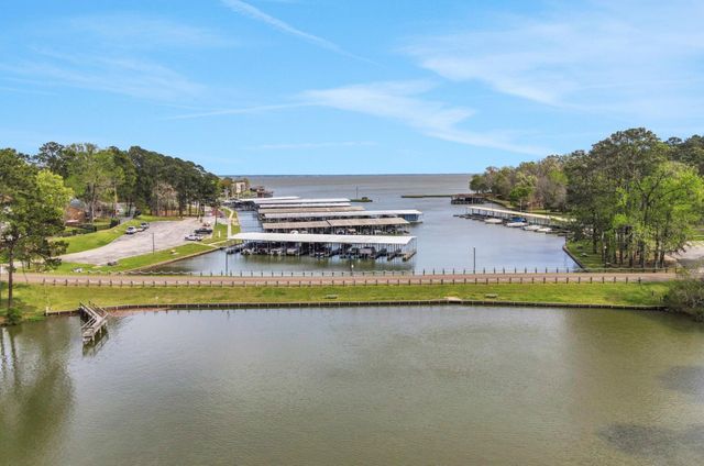 178 Villa Way, Coldspring, TX 77331