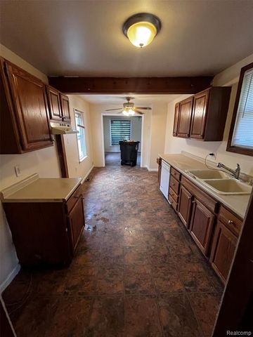 1909 S Christine, Westland, MI 48186