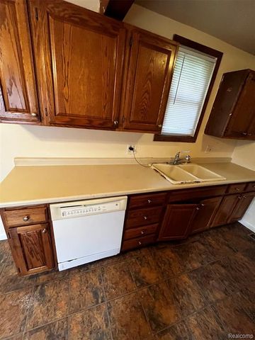 1909 S Christine, Westland, MI 48186